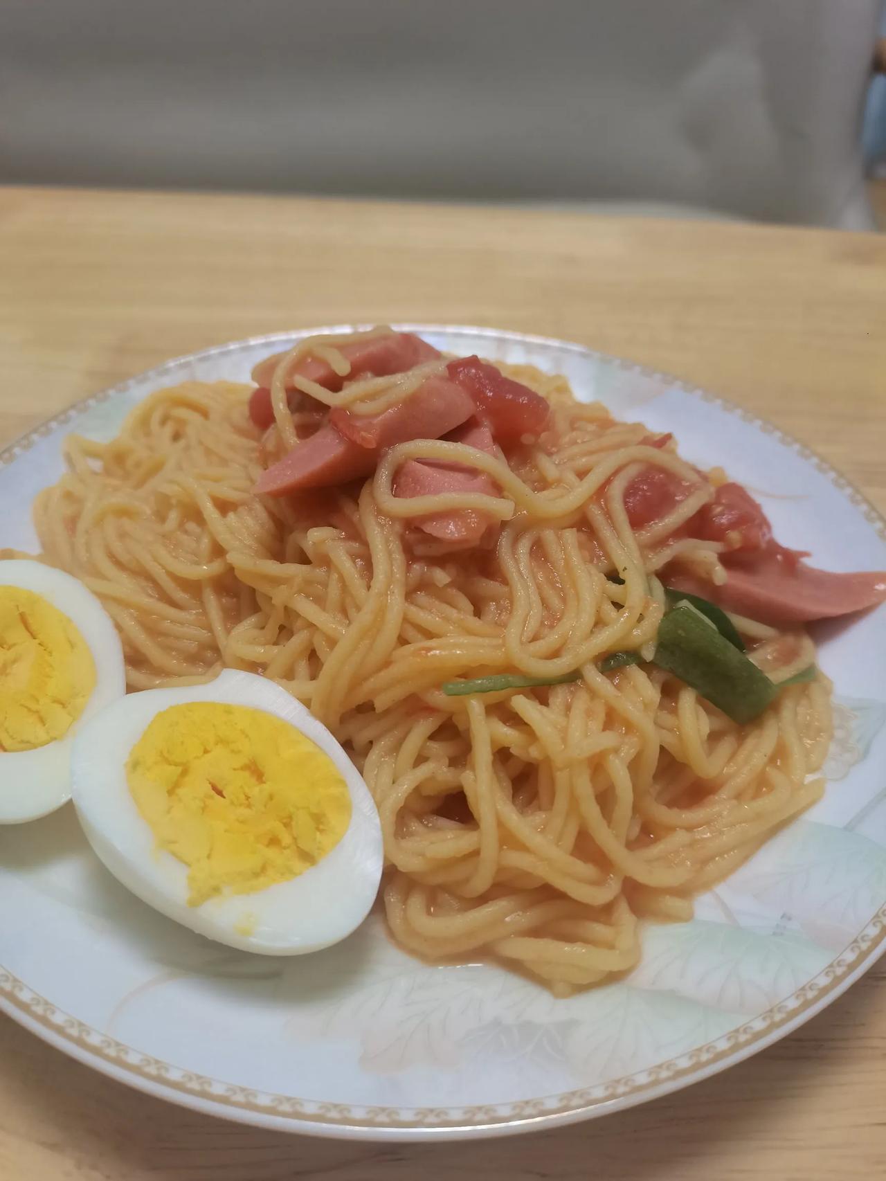 今天看到一个妈妈因为孩子没有考好，在雨中训斥孩子，甚至把孩子一个人扔在漆黑的雨夜