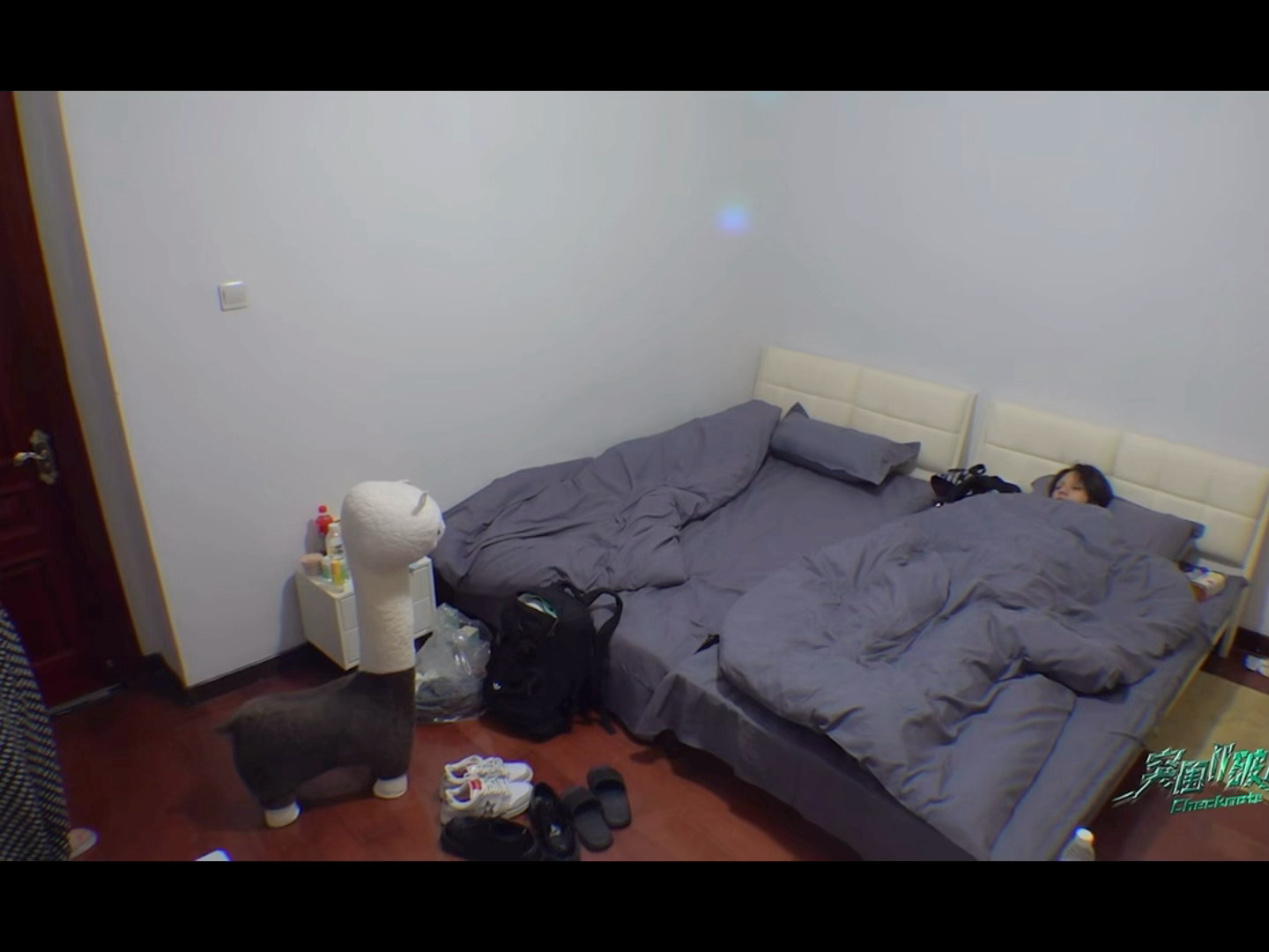 我不知豆您为什么这样直勾勾看着人家脱衣服 