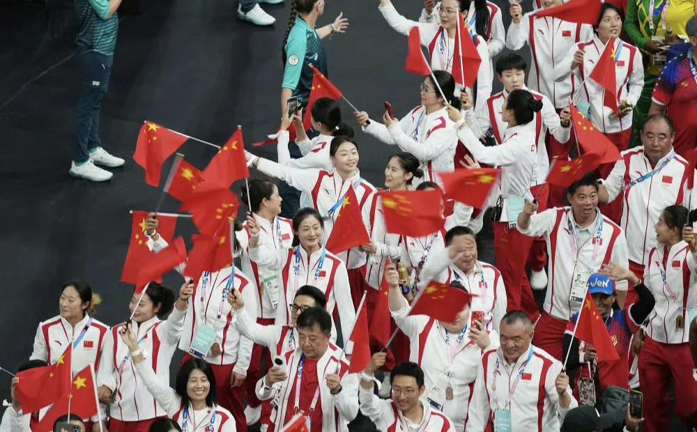 巴黎奥运会最后一天六个没想到：
1，没想到中国以44金（大陆40金，港澳台4金）