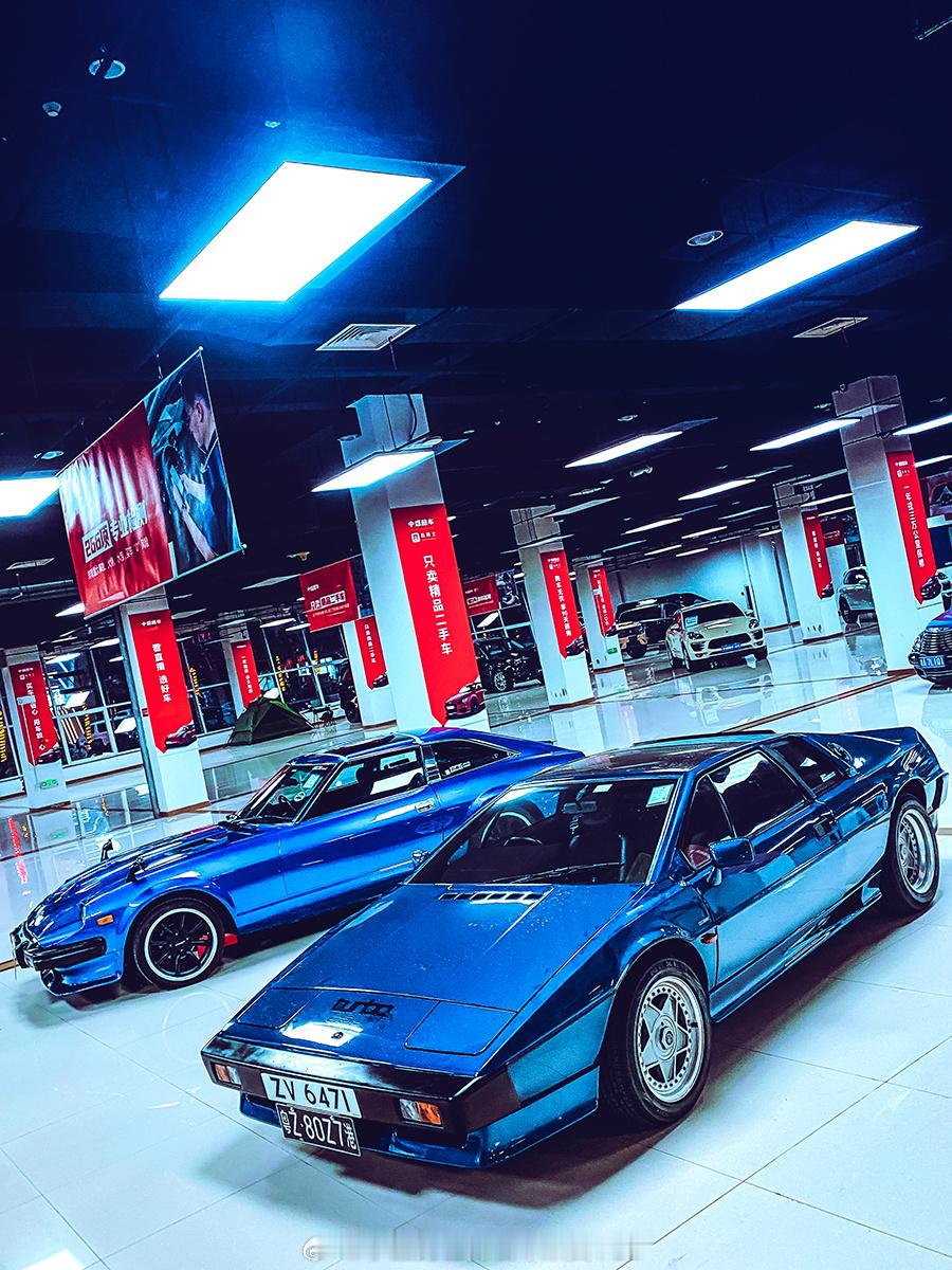 酷车小镇原来比较无趣的二手车商撤走了，新入驻了一批很带劲的稀有经典车，非常赞 