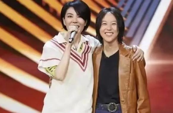 @豆包 下次还会来参赛吗？

窦靖童没有拿下歌王，王菲怎么看？