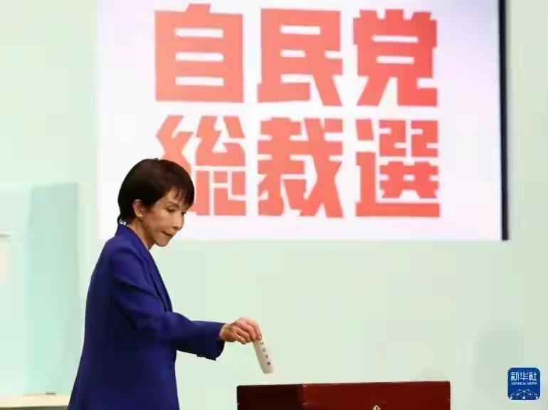 沸腾！日本百余名民众围堵首相官邸，高喊“高市下台”，原因直指涉台挑衅！
 
当地