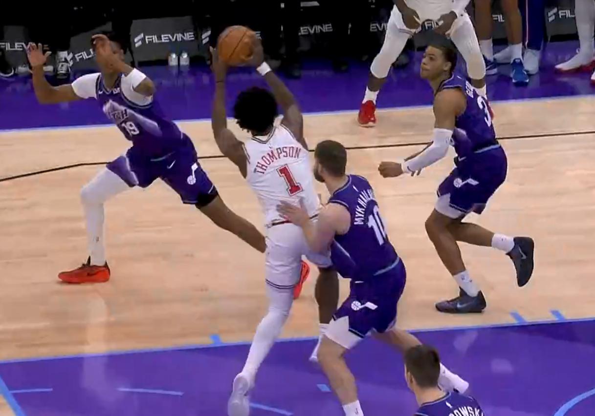 火箭第一个背靠背不敌爵士，分差4分关键进攻阿门横向传球致命失误彻底交代了。