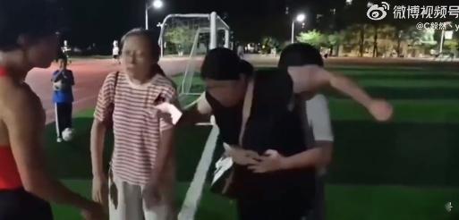 上海交大冲突事件引校门开放之争【上海交大回应是否会调整进校政策：目前仍可正常预约