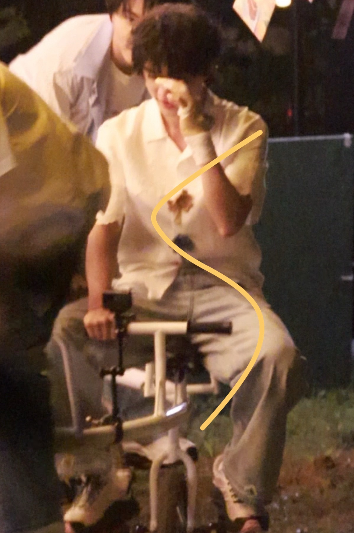 宝宝妈咪来接你了啊啊啊啊 骑旋转小三轮 