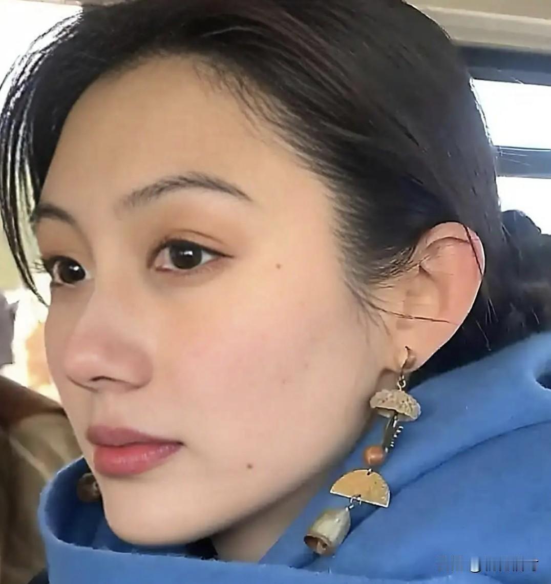 郑州大瓜！
银行经理13年骗走9400万养老钱，竟全砸给主播刷礼物？
 
郑州这