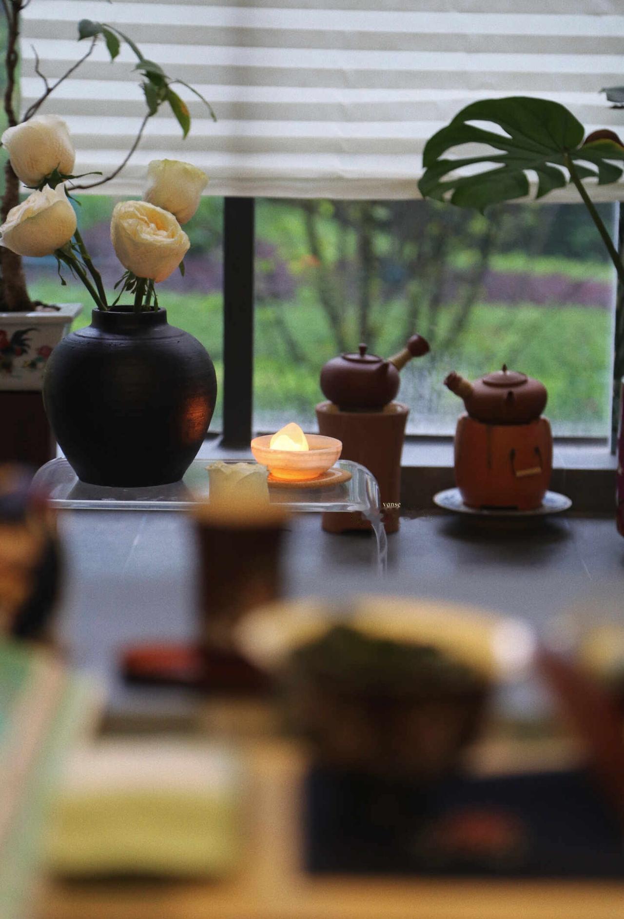 很爱我这平凡的小生活，没有惊天动地，很安心
慢慢才懂得，最好的生活从不是轰轰烈烈