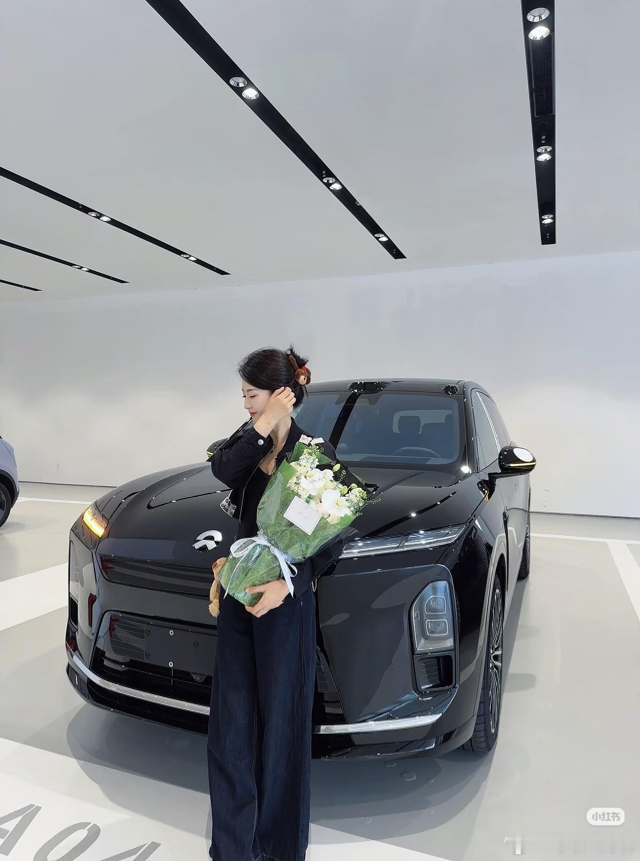 提车日记💐我的蔚来ES8 终于来啦心心念念的蔚来ES8 可算是等到啦 我的移动