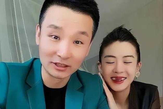 刘和刚为何青睐抖音了

笔者最近在抖音上不时刷到歌唱演员刘和刚的视频，有他健身活
