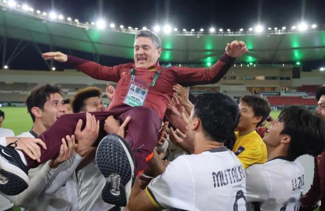 沪媒：国足青训体系化，才可能避免“青年强、成年弱”1月21日讯 在U23亚洲杯，