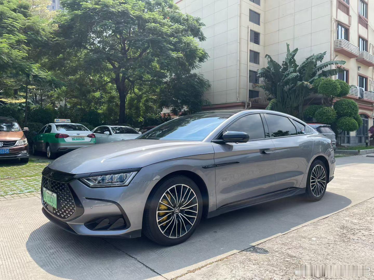 很无语，这台比亚迪汉卖掉快一个月了，已经按揭通过后客户竟然凑不出钱付首付款，现在