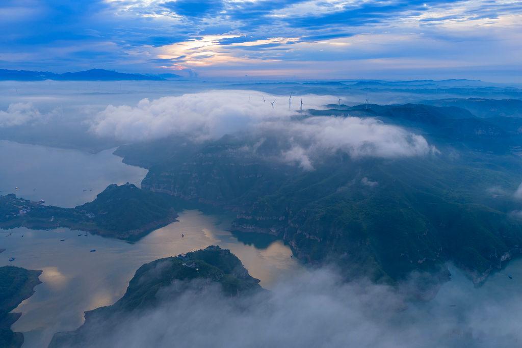 情感社区 【美丽家乡 河南济源——黄河峡深 流云浮空】       夏雨过后，河