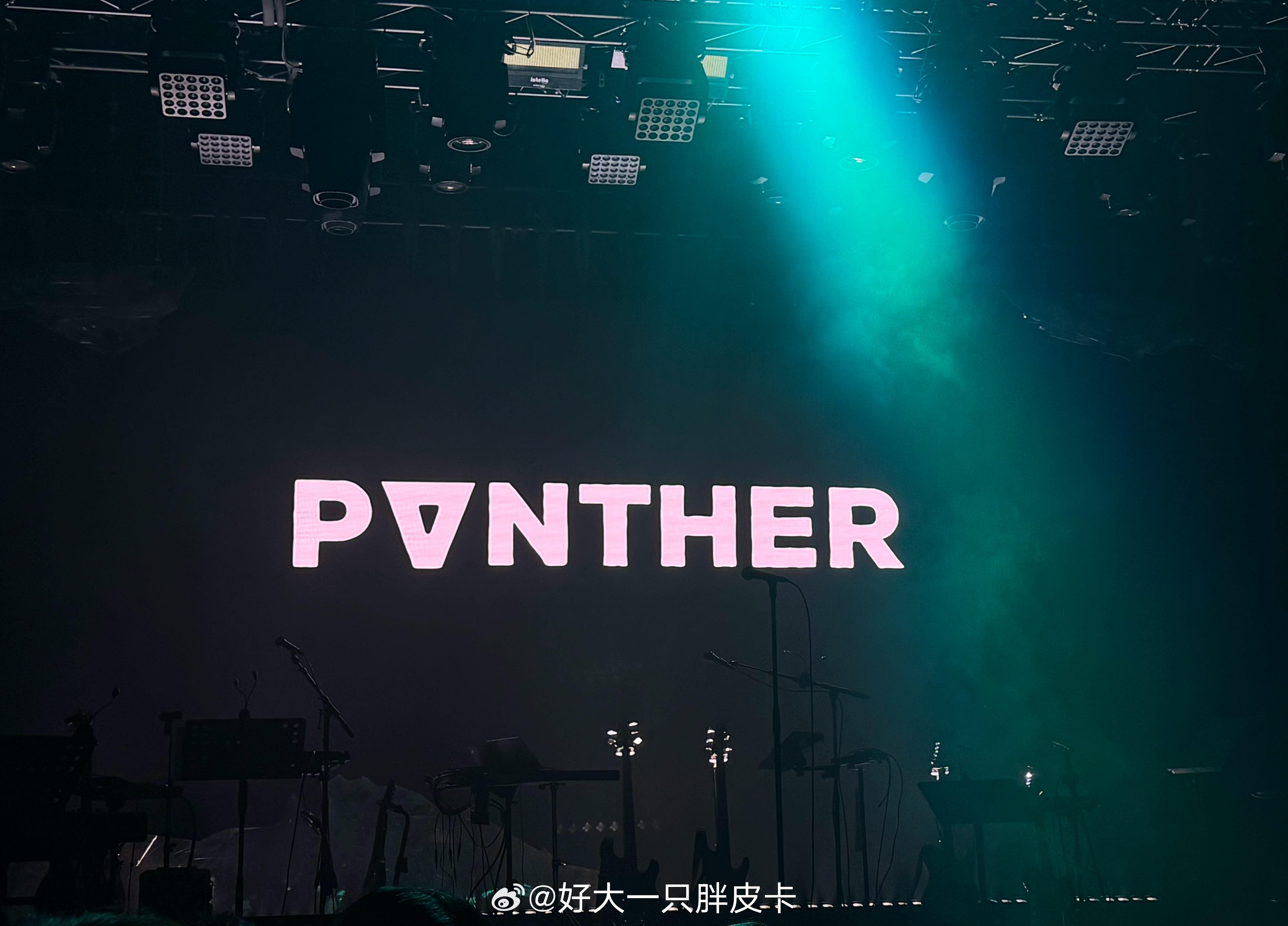 为数不多买企位票会提前几小时排队都一定要去支持的创作女歌手陈蕾的好，听她的作品自