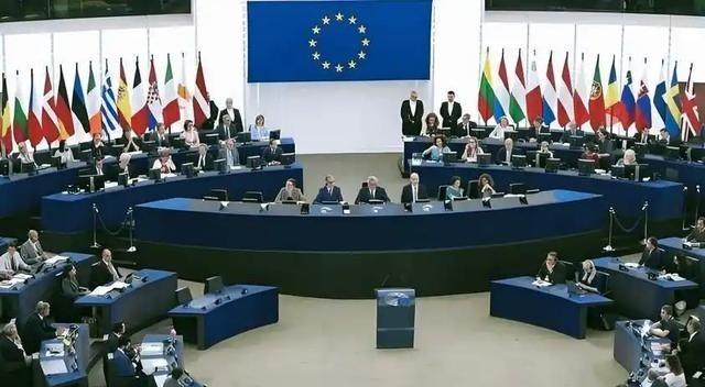 今天的欧盟，造船不行，航天不行，互联网不行，人工智能不行，无人机不行，机器人也不