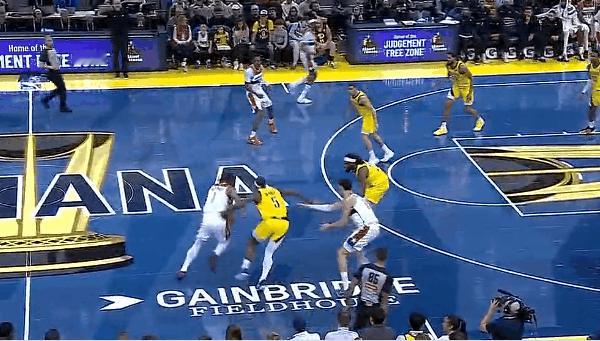 惠特莫尔真不会传球，一打四上篮打进真强，步行者根本拦不住



惠特莫尔这个突破