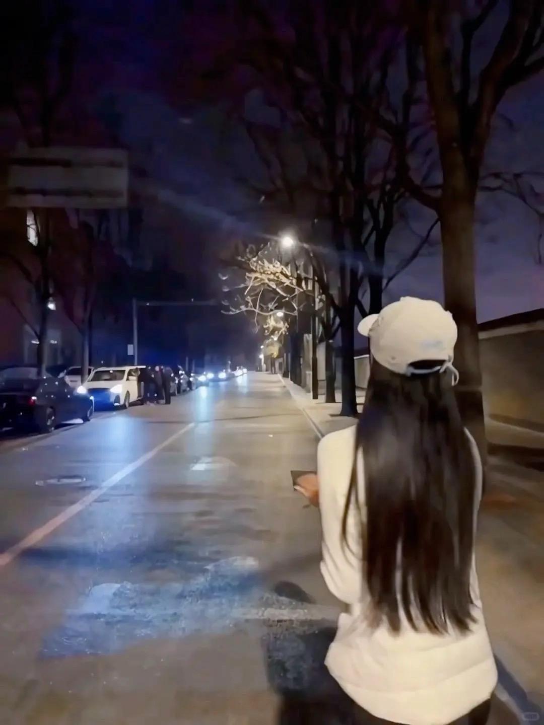 跑步的嘛 非专业的  拉爆你