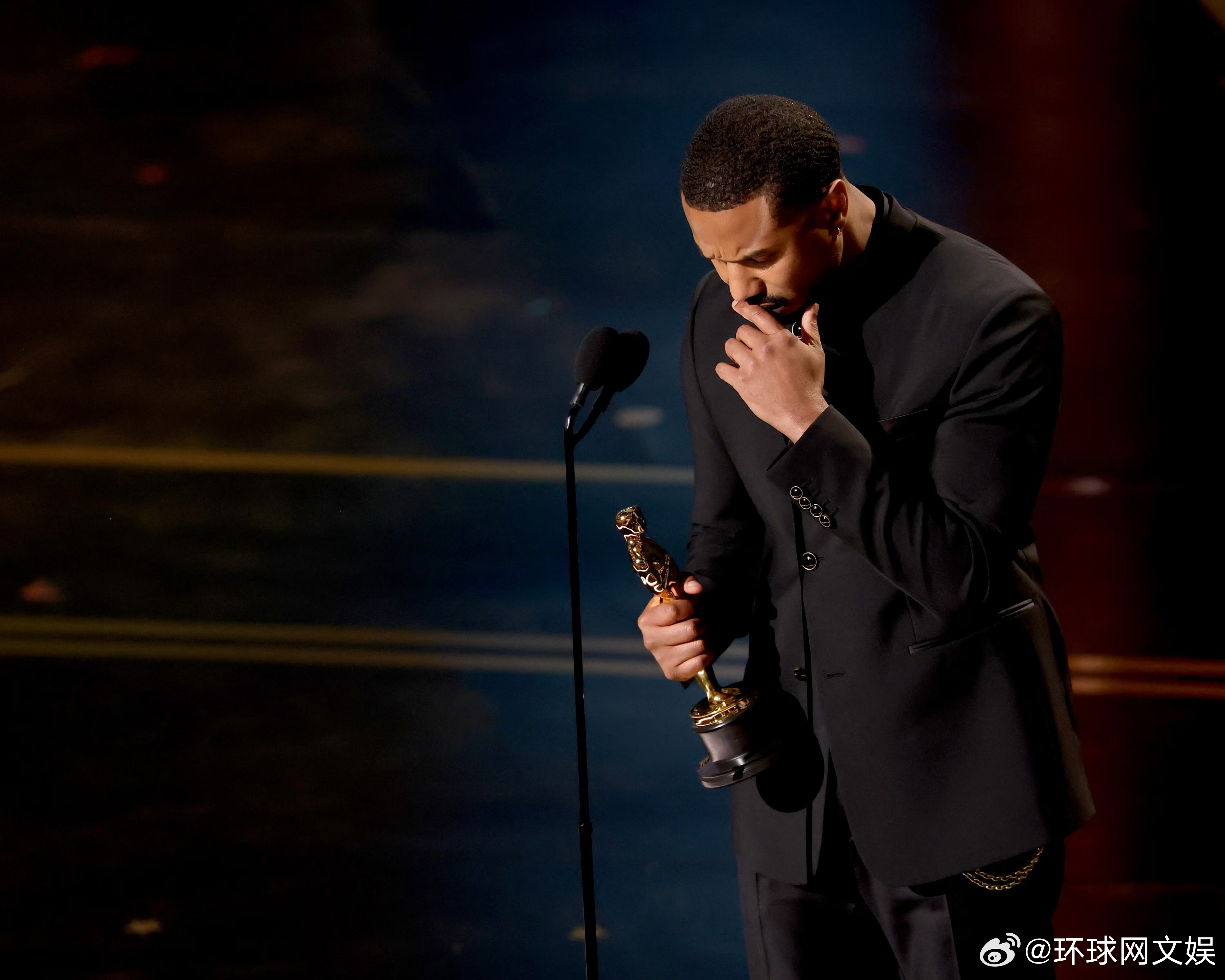 【#迈克尔B乔丹奥斯卡最佳男主角# 】据多家外媒，迈克尔·B·乔丹（Michae