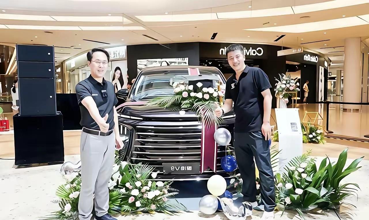 精三分，傻三分，留三分给子孙。人这一生能挣多少钱，皆是有定数的。老天是公平的，人