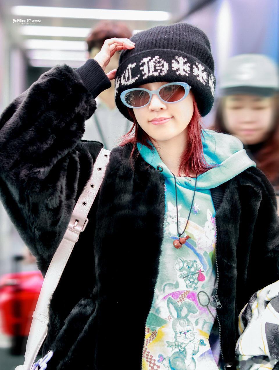 4.10宋雨琦今日泉州机场，雨琦又飞走啦，这一套好萌好帅！ 