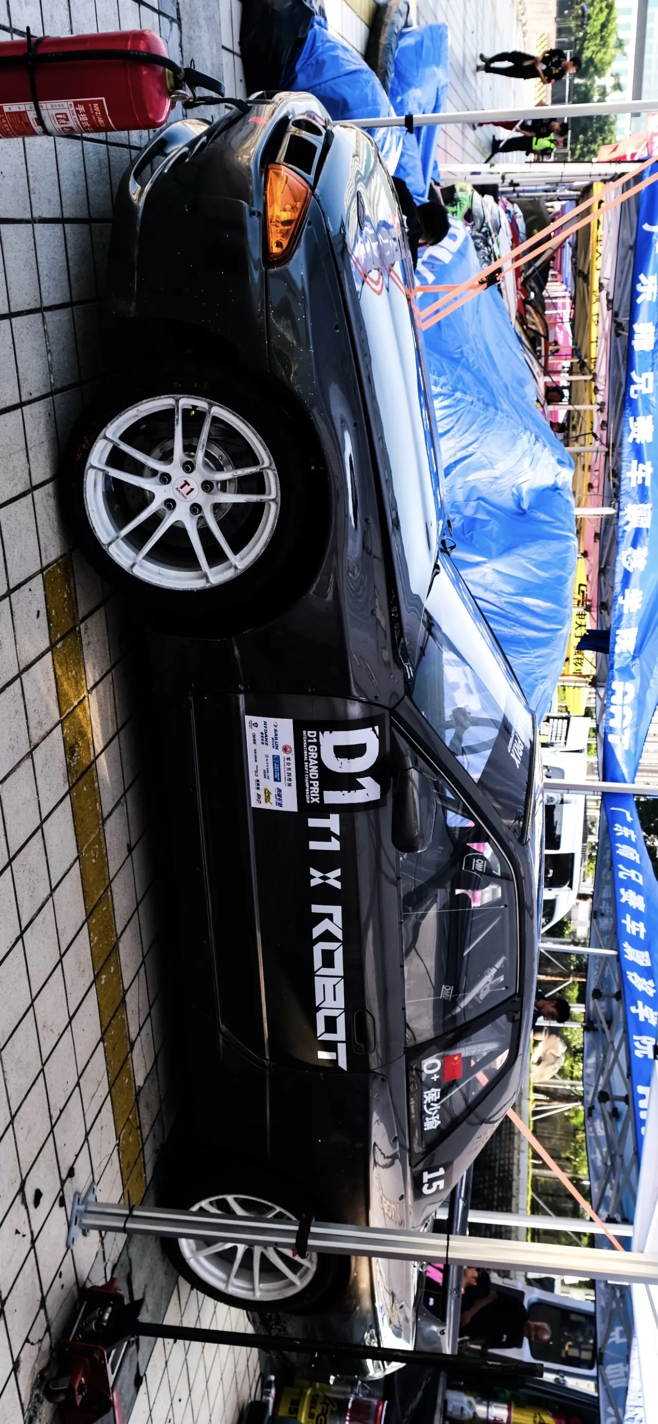 做车手真系咁好玩·钣金王R32千匹赛车。