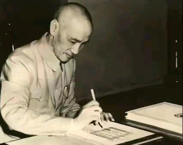 晚年蒋介石主动释放和谈信号，可惜造化弄人 ？

1975年新春前后，卧病在床的蒋
