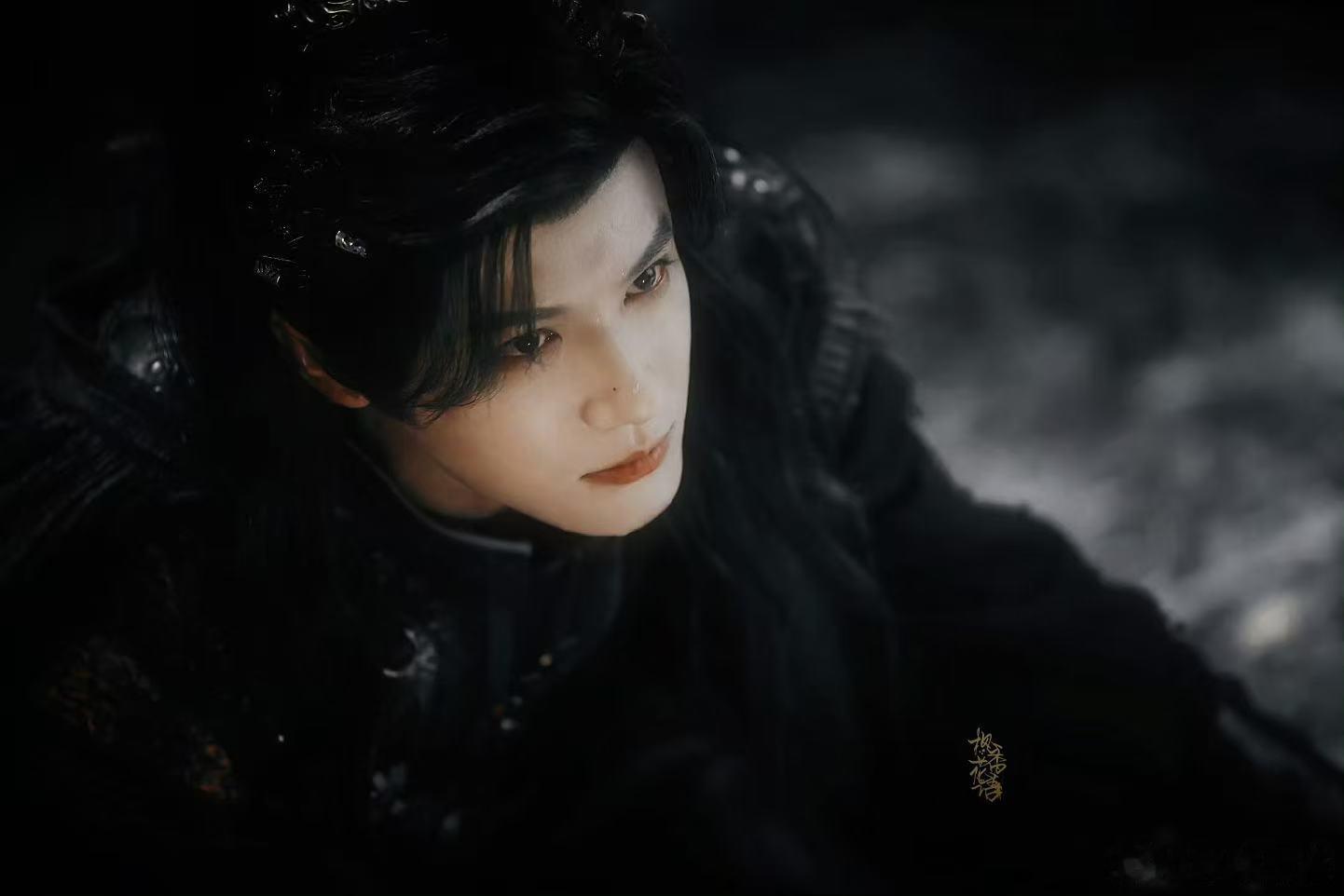 第一次见男女主圆房没有爱全是套路 表面全是算计，眼神全是拉扯，先种相思蛊再谈圆房