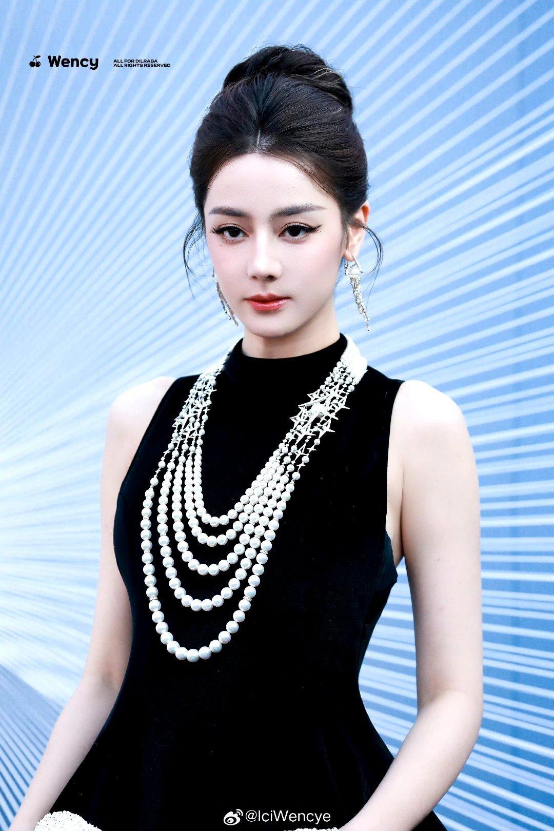 迪丽热巴于2026年7月29日-30日正式解锁《VOGUE服饰与美容》八月刊单人