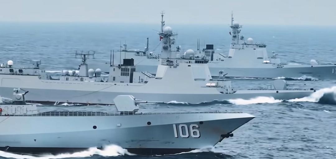 最近网上都在聊
中国东海集结一百多艘军舰
外媒更是炒作  有什么特别意图
实际上