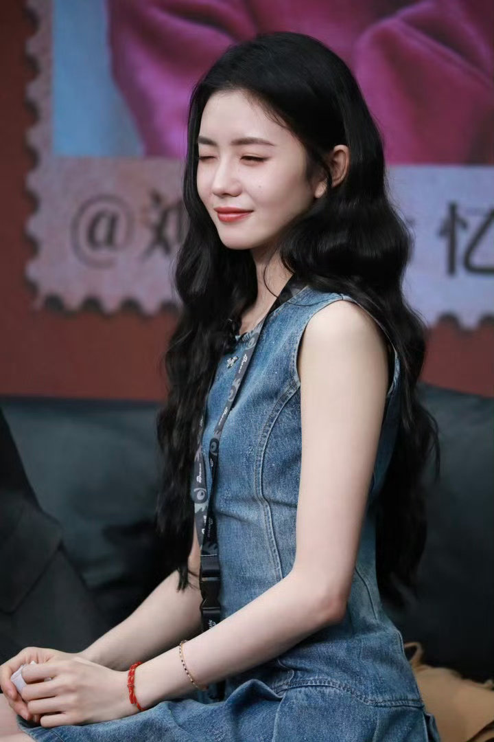 昨天刘浩存今天乐华这班我来上刘浩存乐华神仙公司天天见明星 接连迎来明星扫楼福利拉
