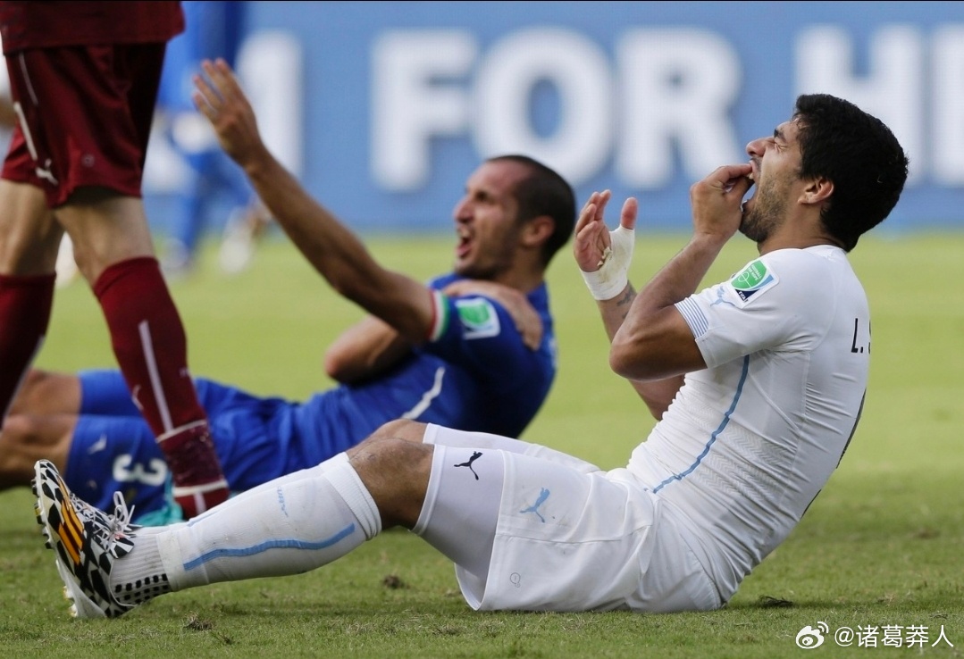 意大利的最后一场世界杯是苏亚雷斯咬人那场意大利连续三届无缘世界杯