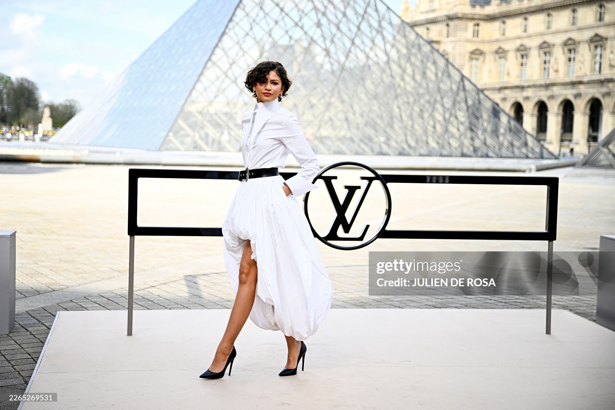 LOUIS VUITTON  ——  时装周巴黎时装周 Zendaya ，姐真的