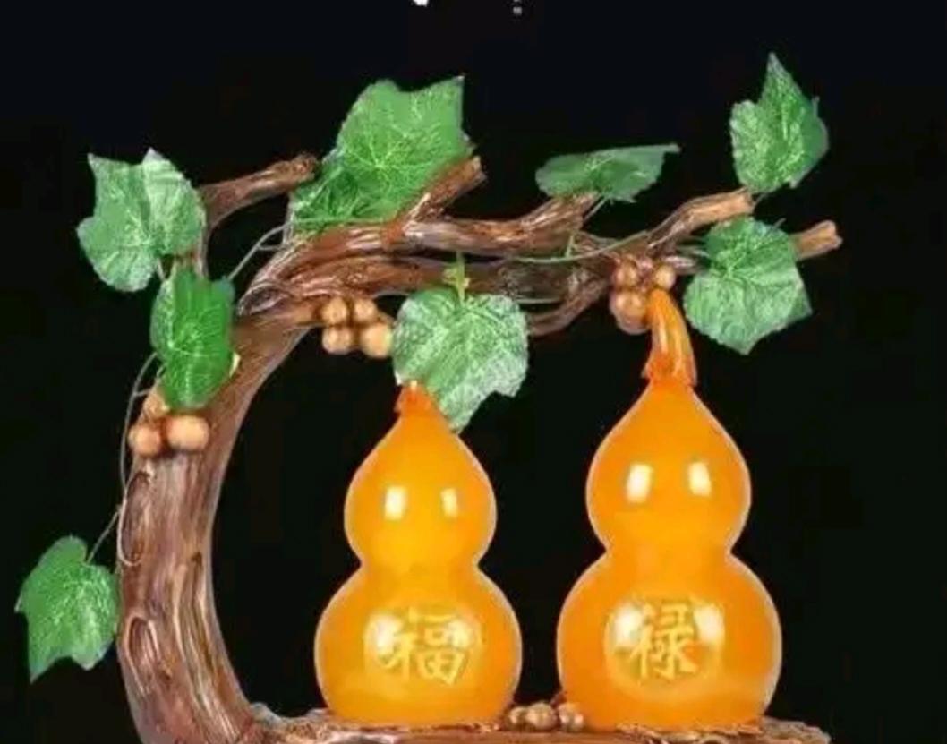 上联:天天想吃肉，求下联夜夜梦发财