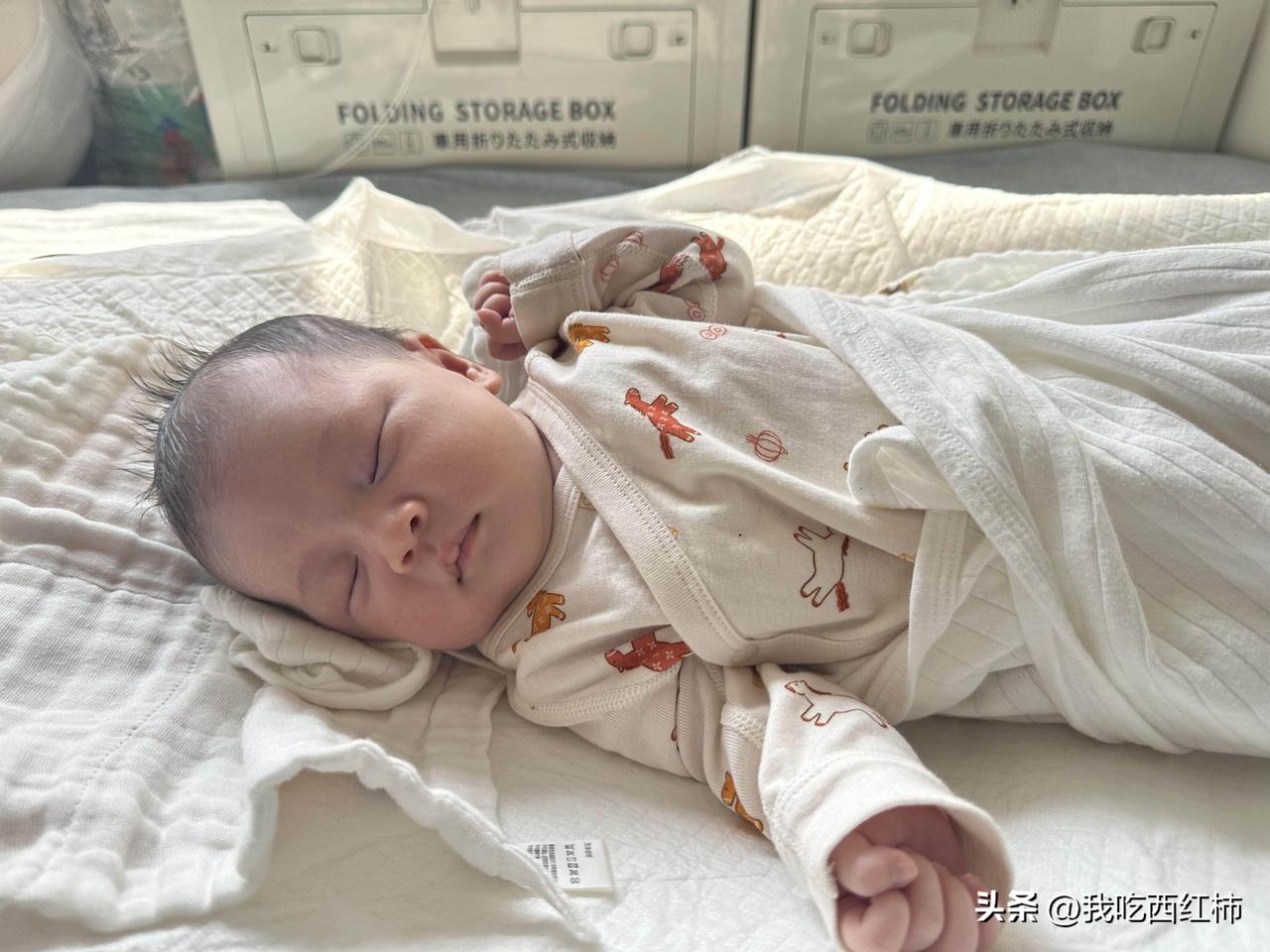 成为母亲幸福但不快乐
产后第23天
经历了看谁都不顺眼的阶段
情绪崩溃过几次 哭