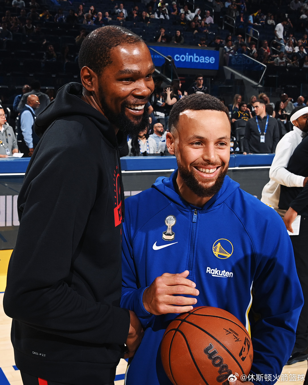 单赛季至少得到1750分、命中165记三分且投篮命中率达到50%以上的NBA球员