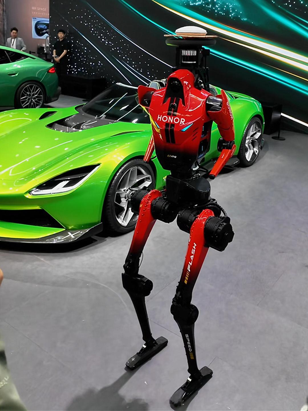 人类马拉松破二 在2026年4月26日举行的伦敦马拉松赛场上，肯尼亚选手塞巴斯蒂