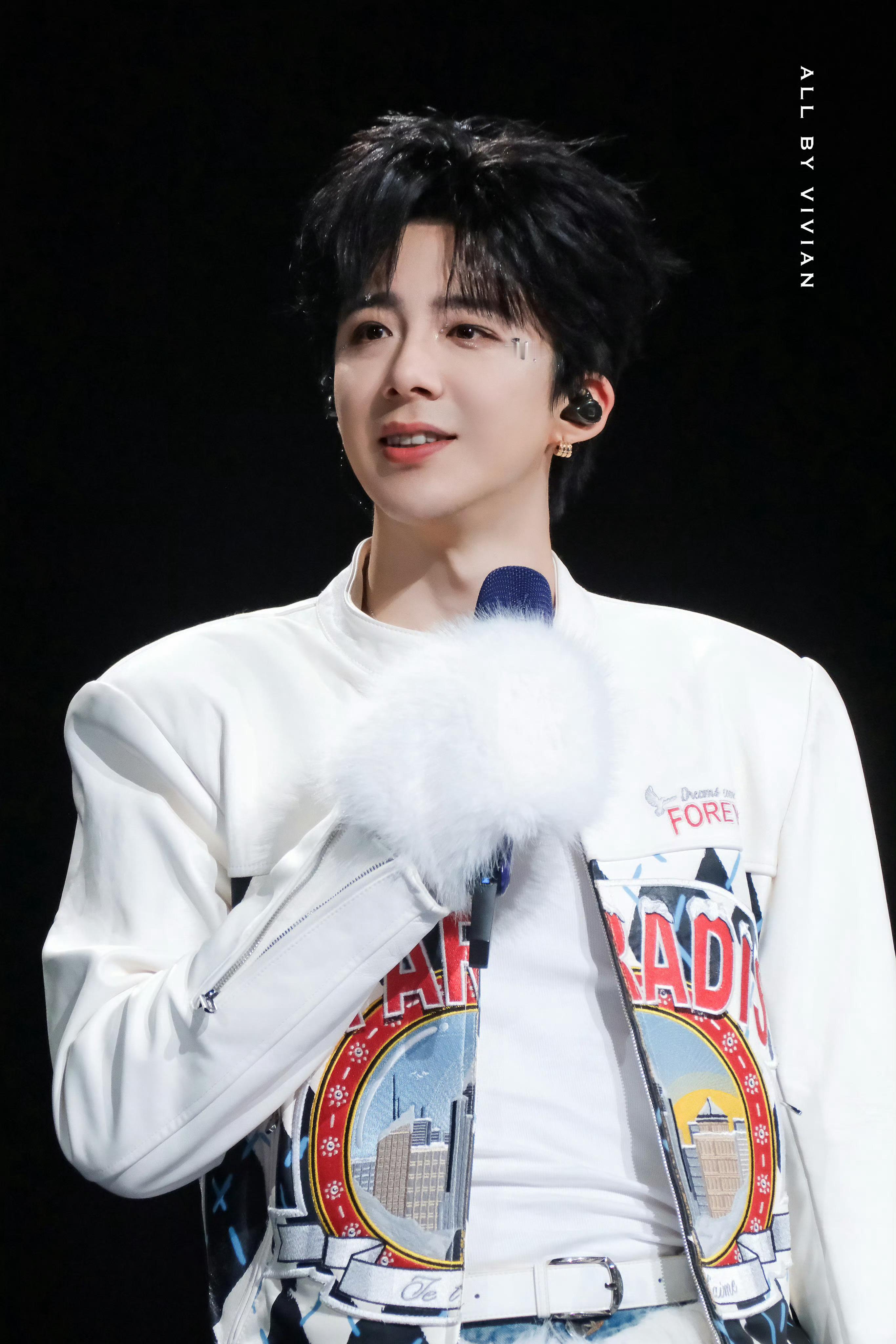 毛茸茸。白乎乎。可耐。 （图cr: ）  。 。