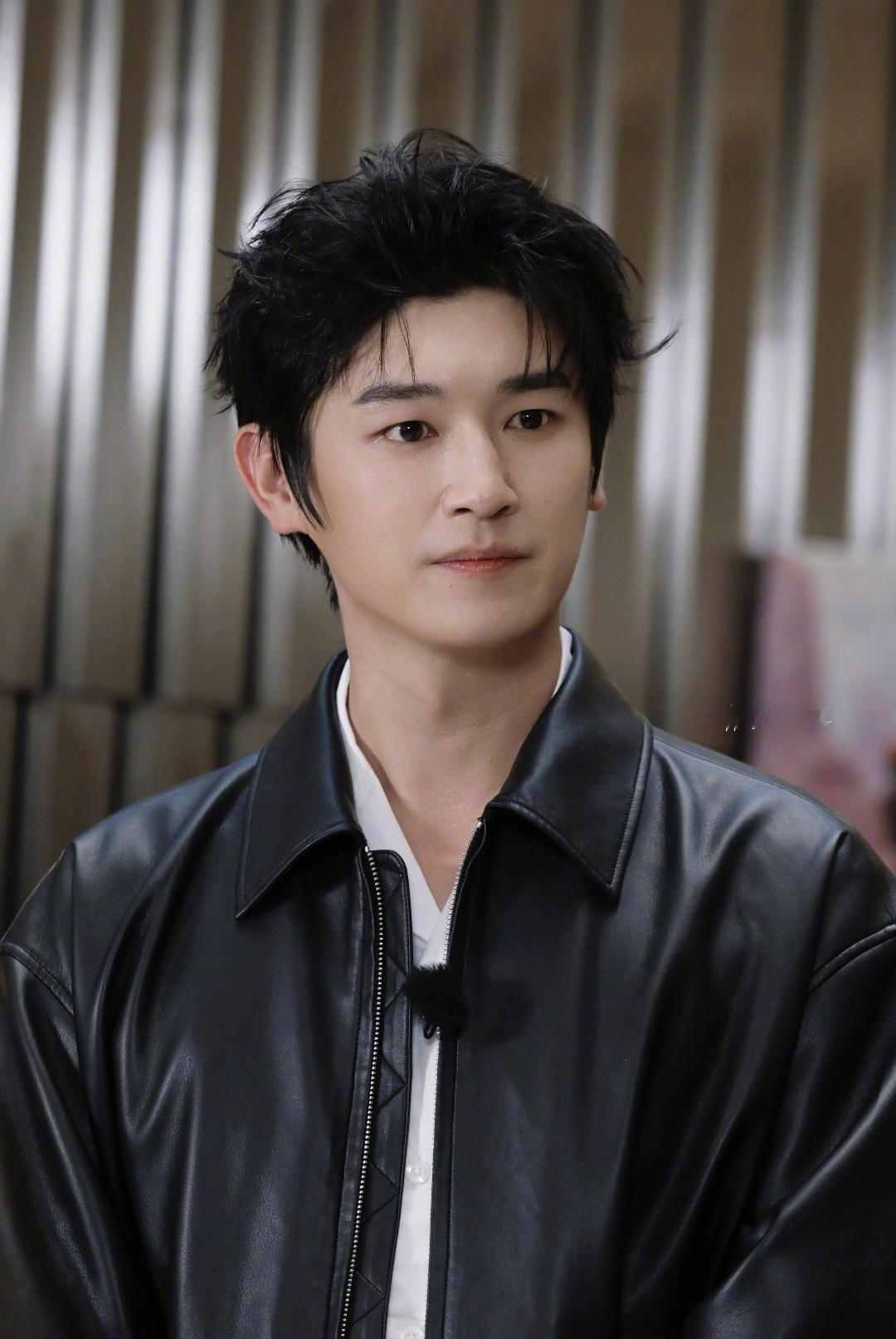 杨旭文看起来花期就很长 杨旭文这状态是吃“防腐剂”长大的吗？花期长到离谱，all