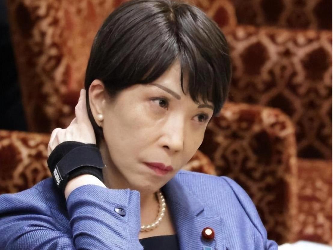 中方反制见效，高市承认经济受到冲击，大臣说谎，等于雪上加霜