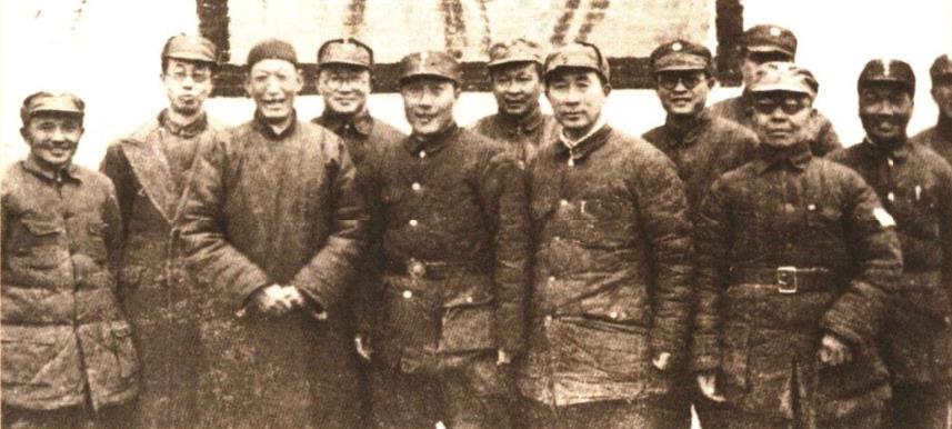 刘伯承(左四)，薄一波(左七)、高树勋（左五）等欢送在邯郸战役中被俘的国民党第十