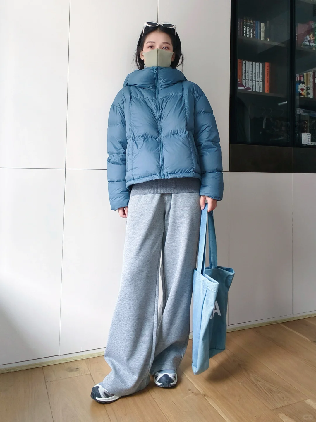 蓝灰挺顺眼