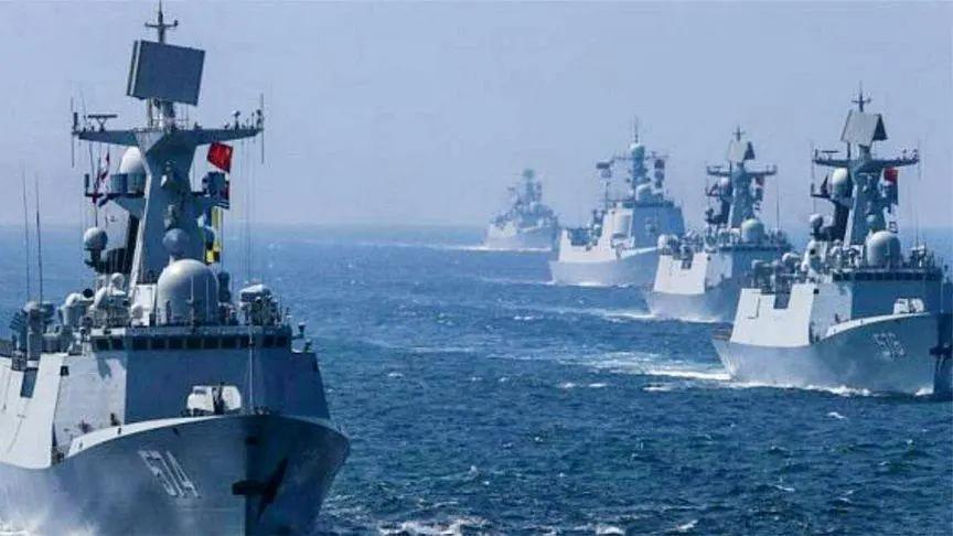 三艘航母打头阵，60艘大驱和70艘潜艇，我国海军的实力到底有多厚？
回想几十年前