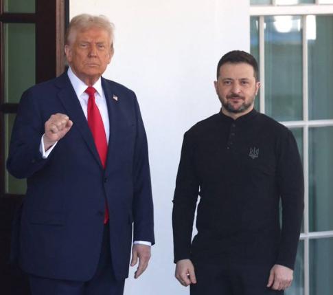 【🇺🇸🇺🇦 据法新社报道，特朗普和泽连斯基将于周二参加七国集团领导人工作