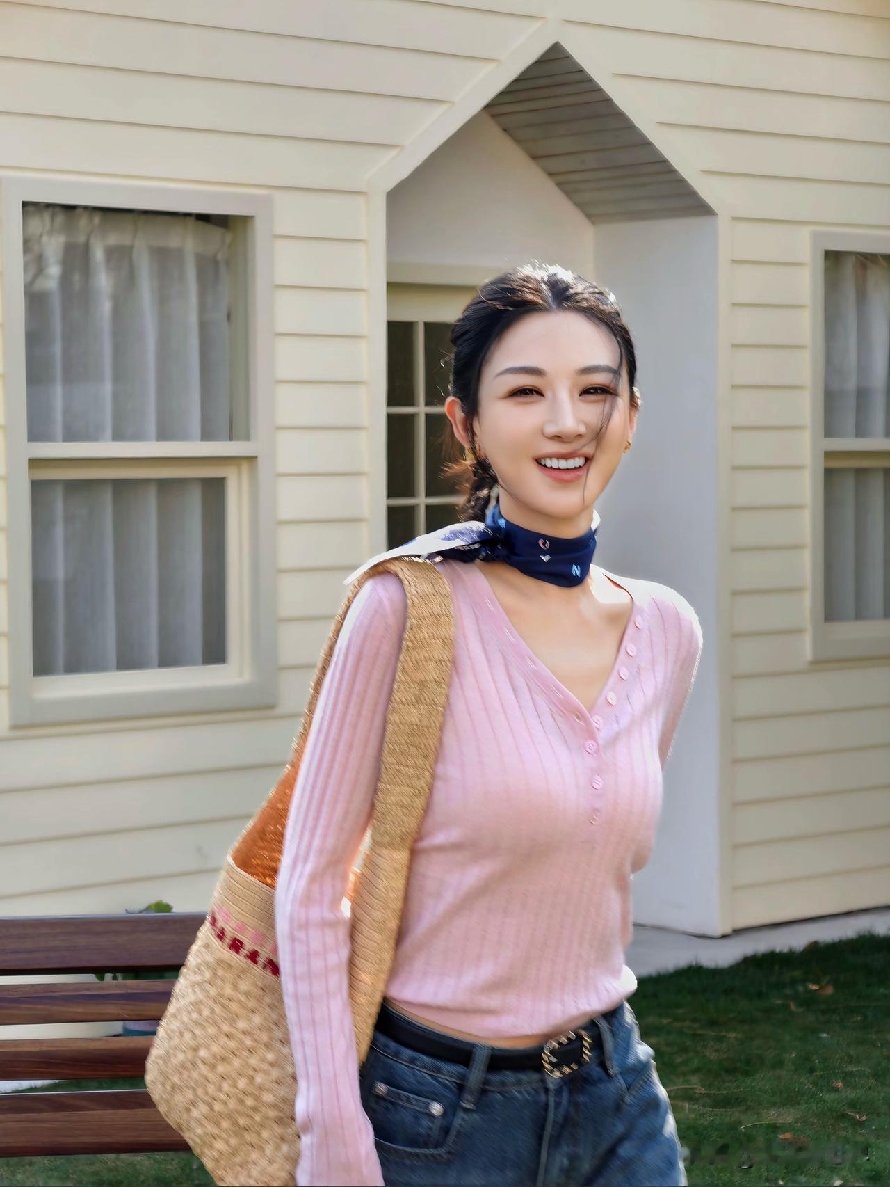 40多岁官宣二胎真的太勇了！
事业早就风生水起，钱也赚够了，终于安心回归家庭，这