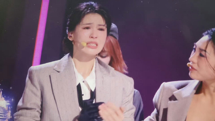 浪姐打错曾沛慈名字 看节目直接被气到，辛苦排练的成果配不上一个正确的名字吗。乘风