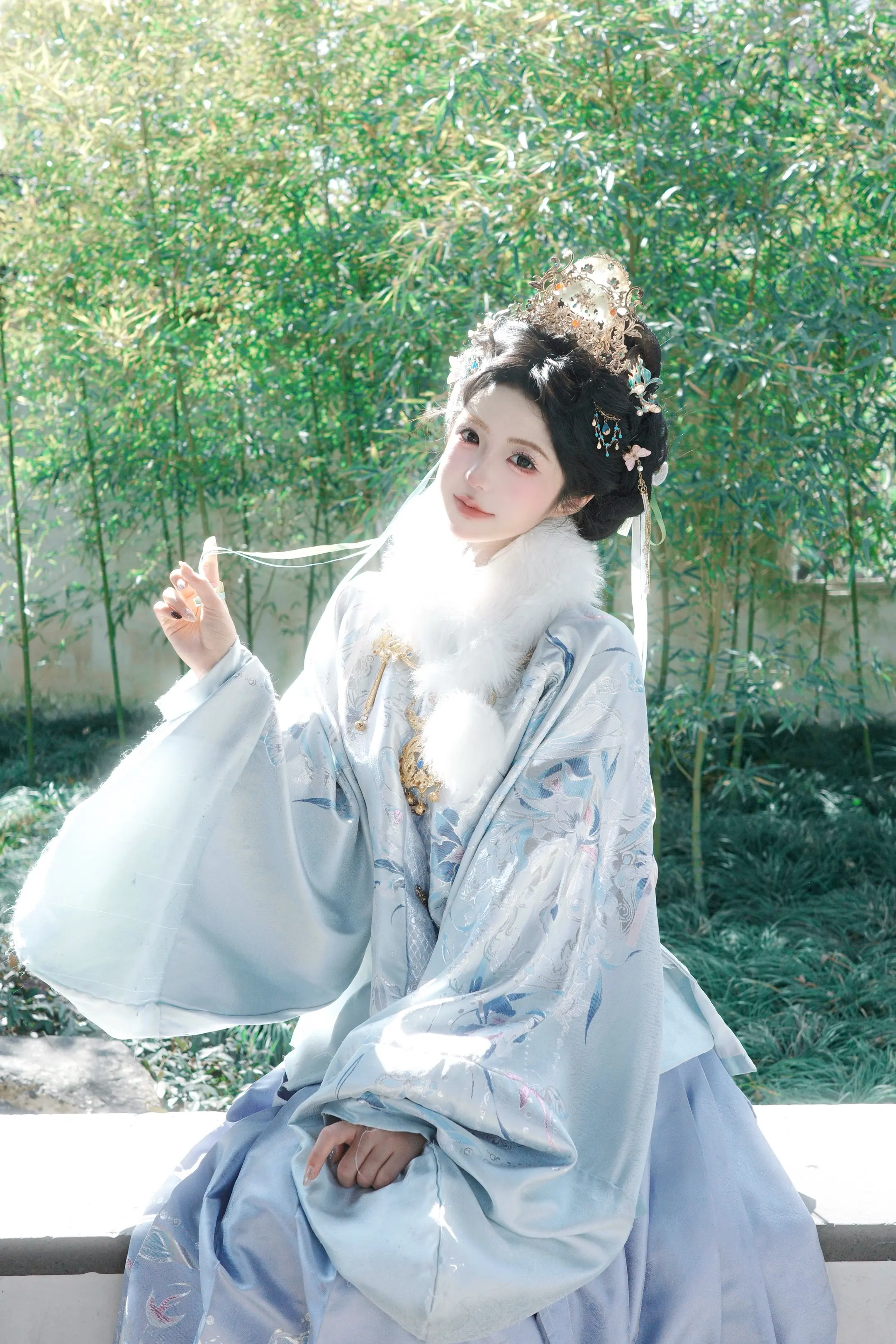 至若春和景明，波澜不惊，上下天光，一碧万顷