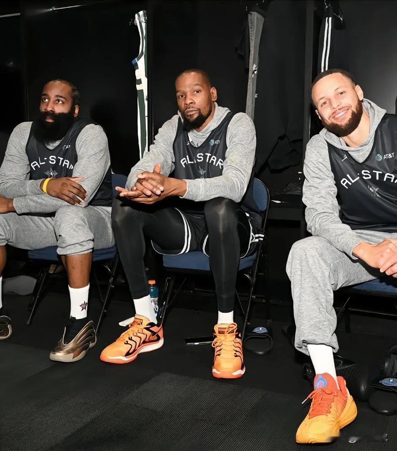 赛季结束杜兰特超乔丹，哈登超奥尼尔，库里超奥拉朱旺

杜兰特本赛季场均27.2分