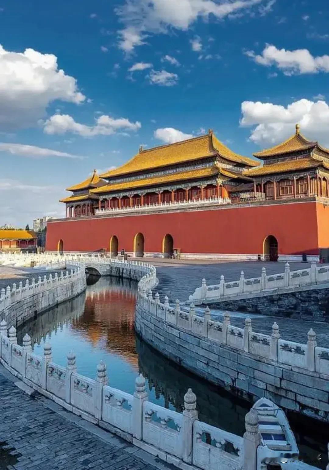请问：“北京故宫”，始建于？
答案：1406年

请问：“万里长城”，始建于？