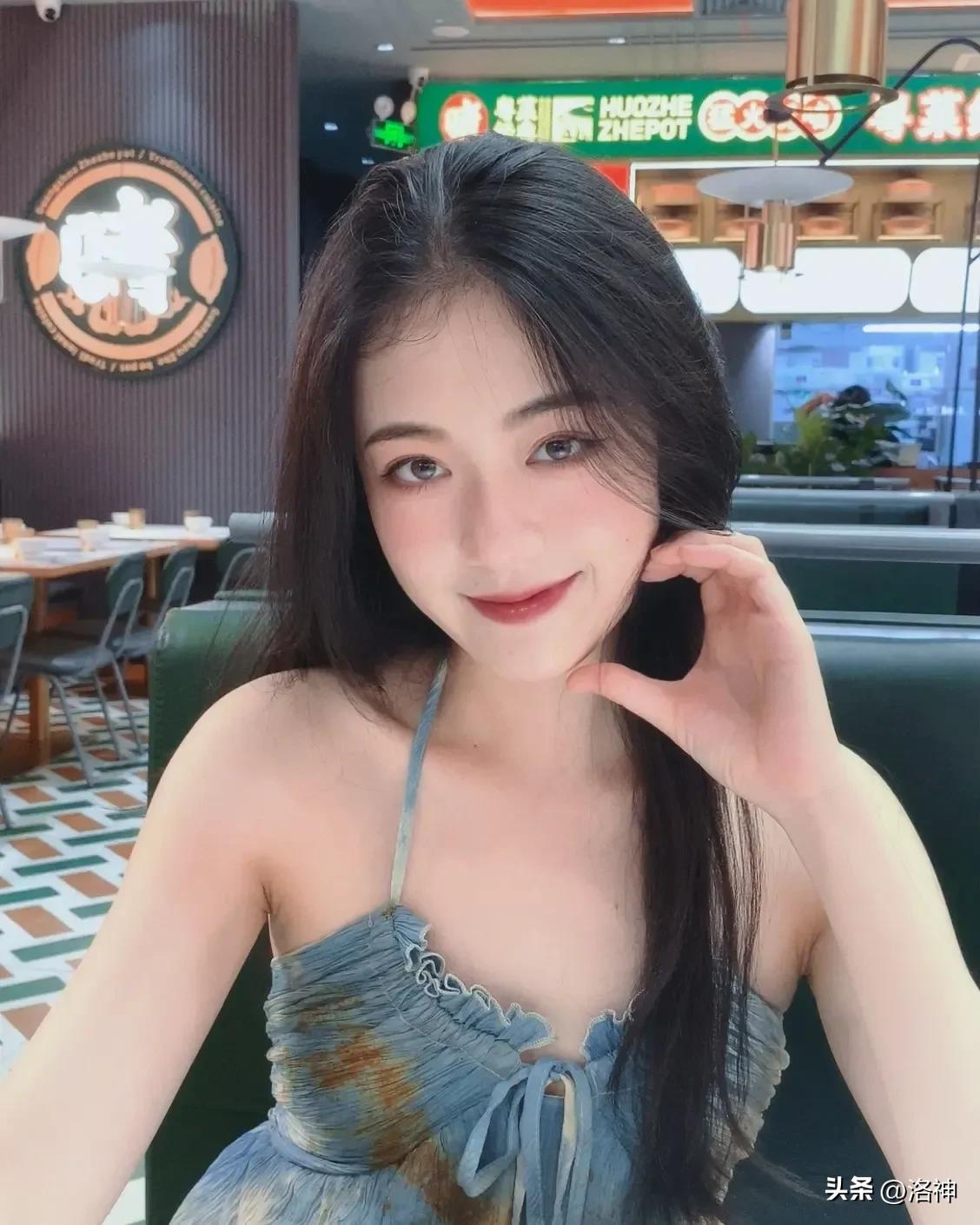 “你的状态，
就是你最好的风水，
简单点，
善良点，
努力点，
惊喜就会多一点。