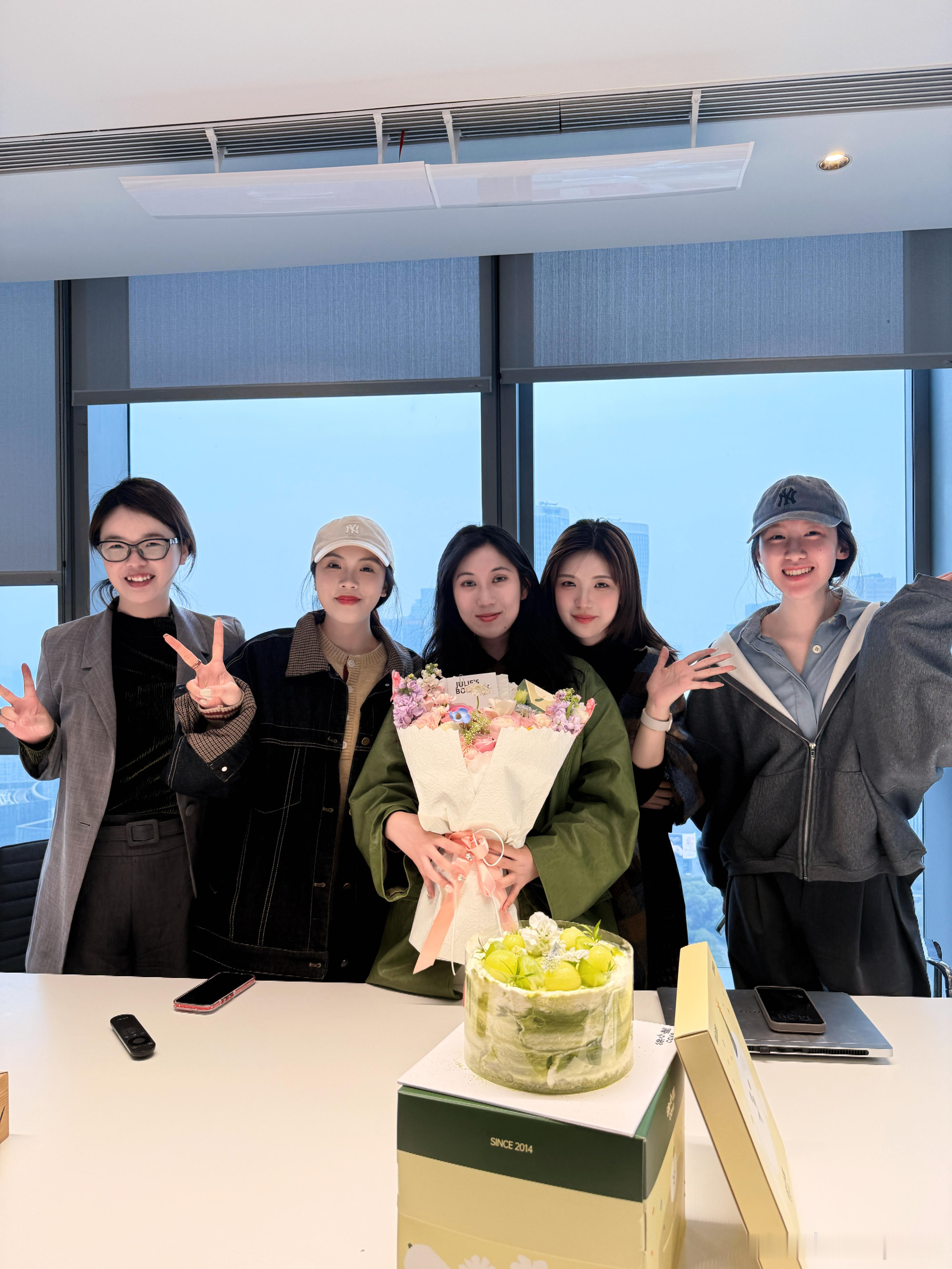 日常分享姜姜的生活分享 人生就是由无数的告别组成的在公司这几年 已经陆陆续续和很