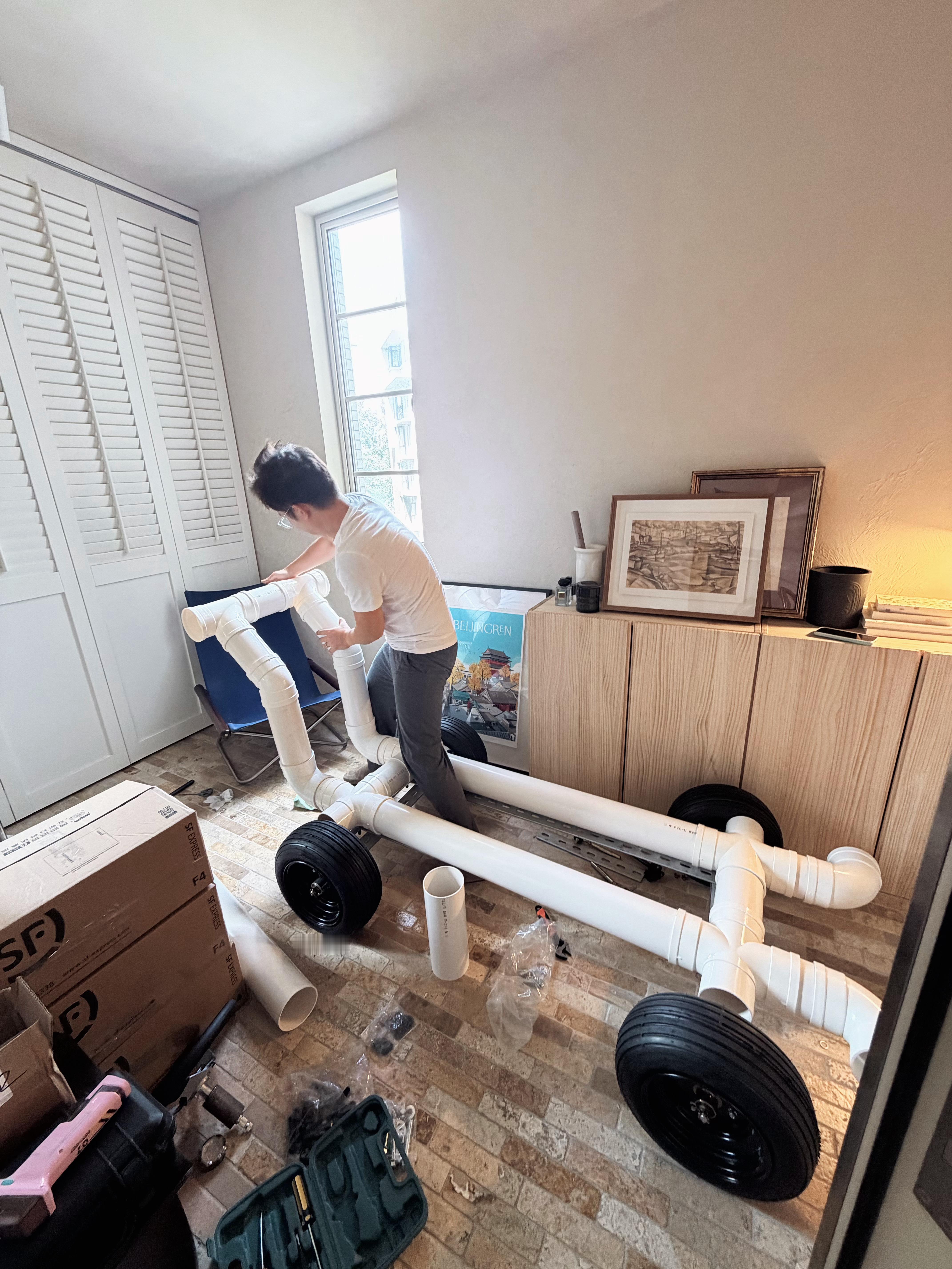 我老公之所以没有成为中国乔布斯，主要是因为我没本事，就差一个车库。[捂嘴哭][捂